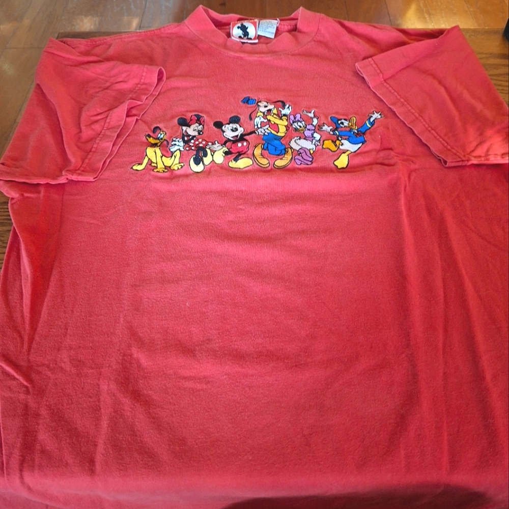 VINTAGE Disney T-Shirt Red L/XL – Embroidered Mickey, Minnie, Goofy, Pluto